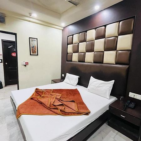 Spot Inn Hostel Nowe Delhi Zewnętrze zdjęcie