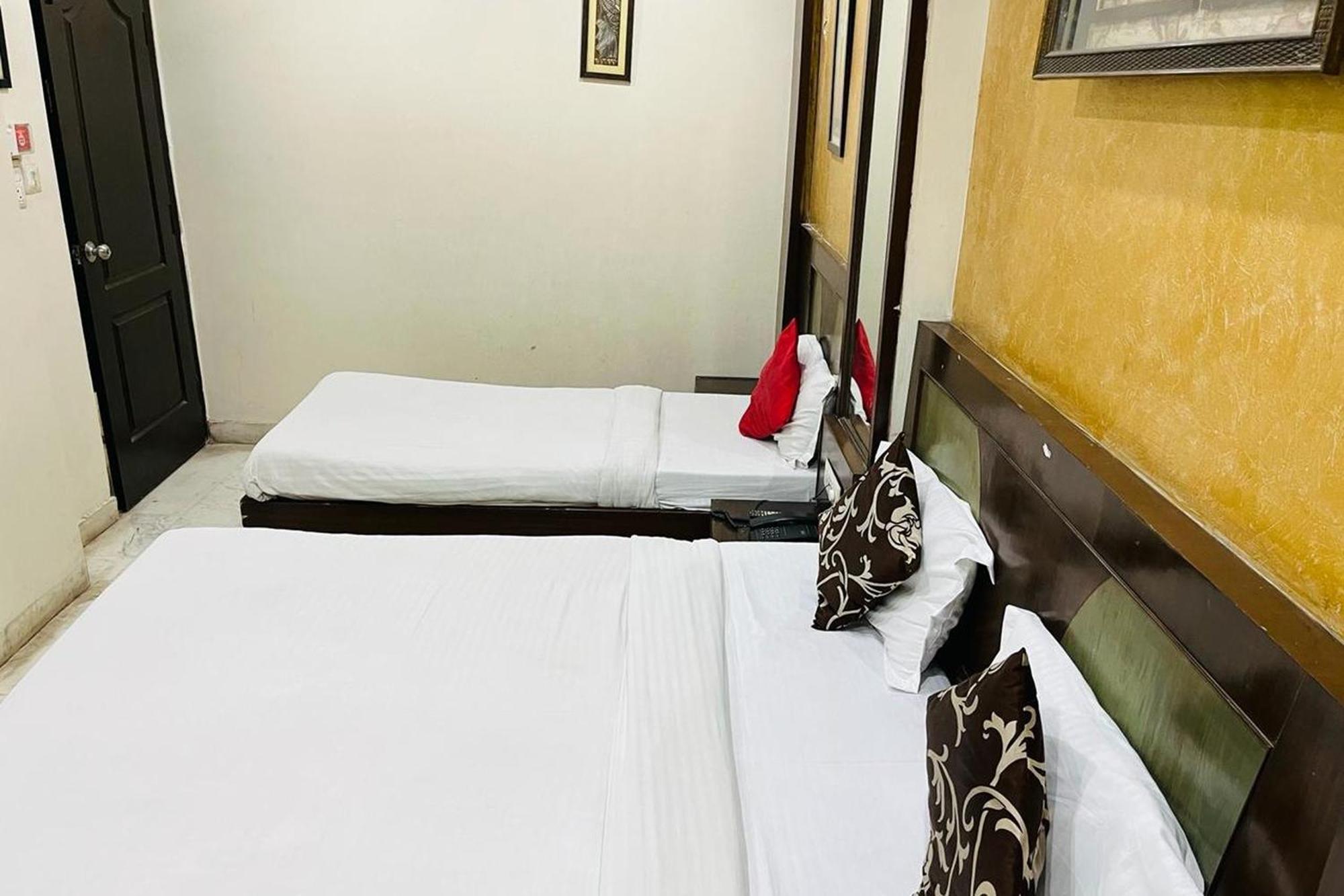 Spot Inn Hostel Nowe Delhi Zewnętrze zdjęcie