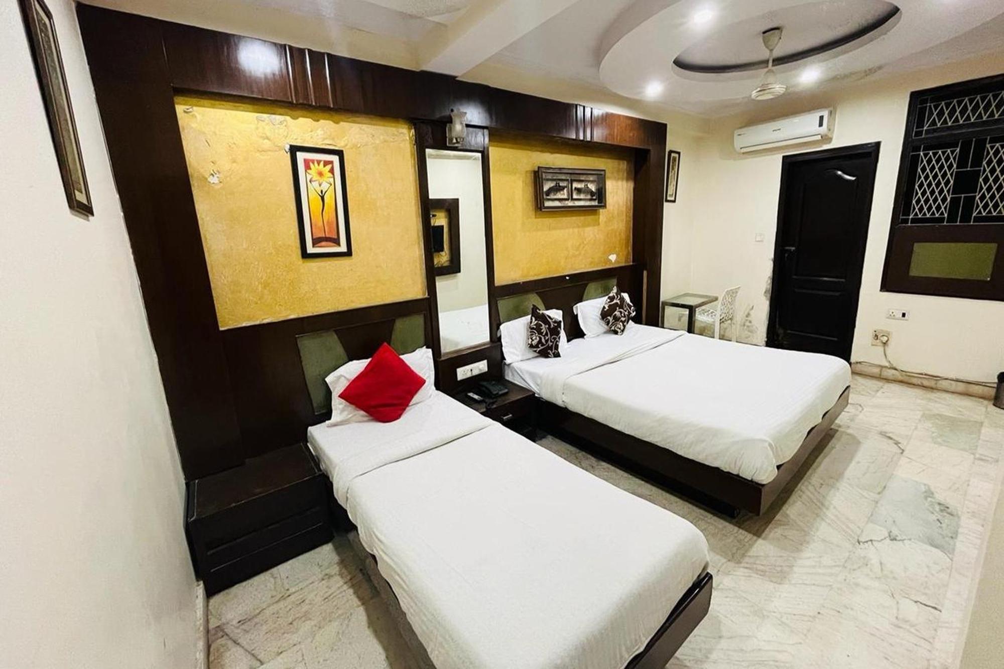 Spot Inn Hostel Nowe Delhi Zewnętrze zdjęcie