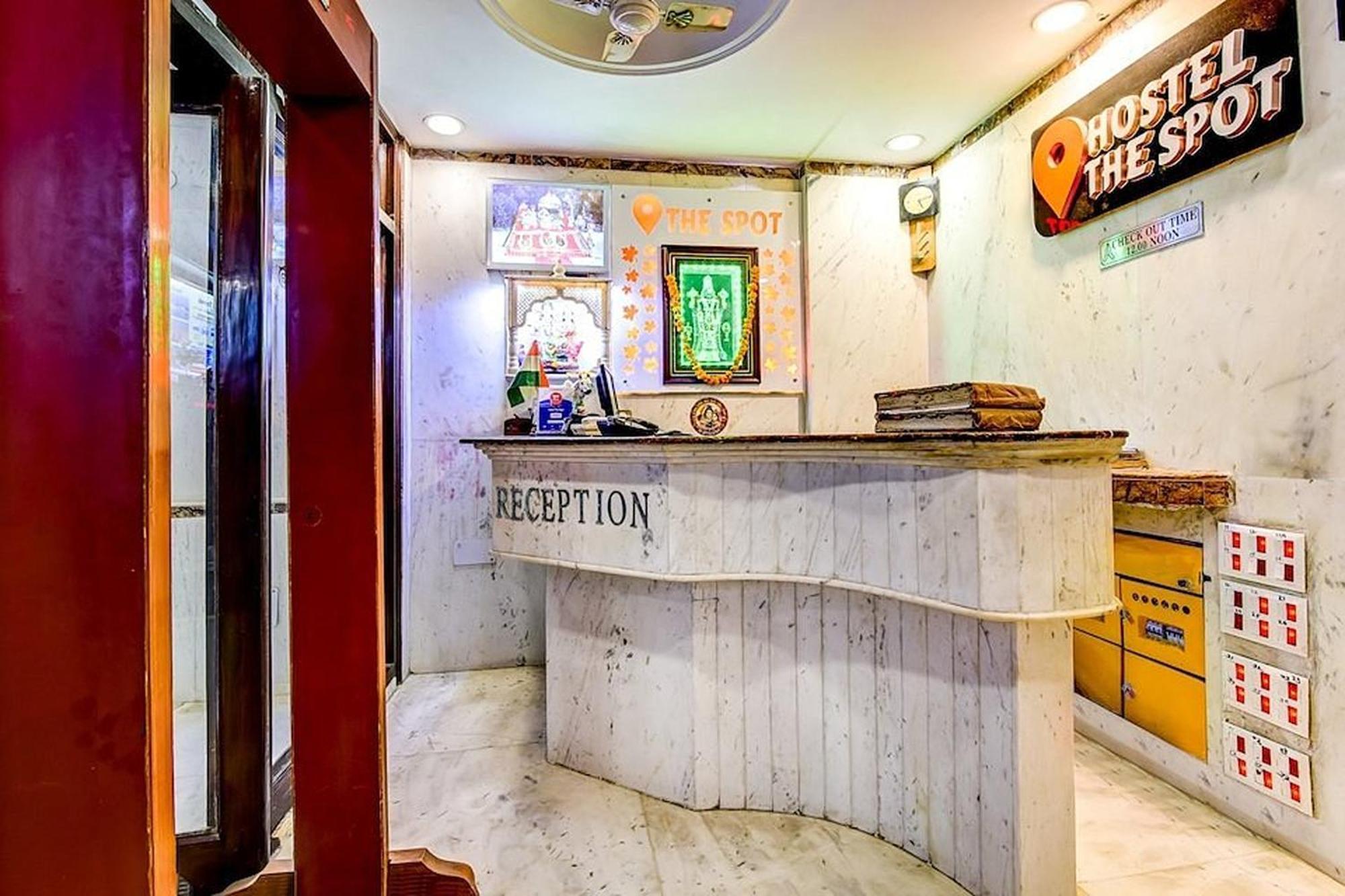 Spot Inn Hostel Nowe Delhi Zewnętrze zdjęcie