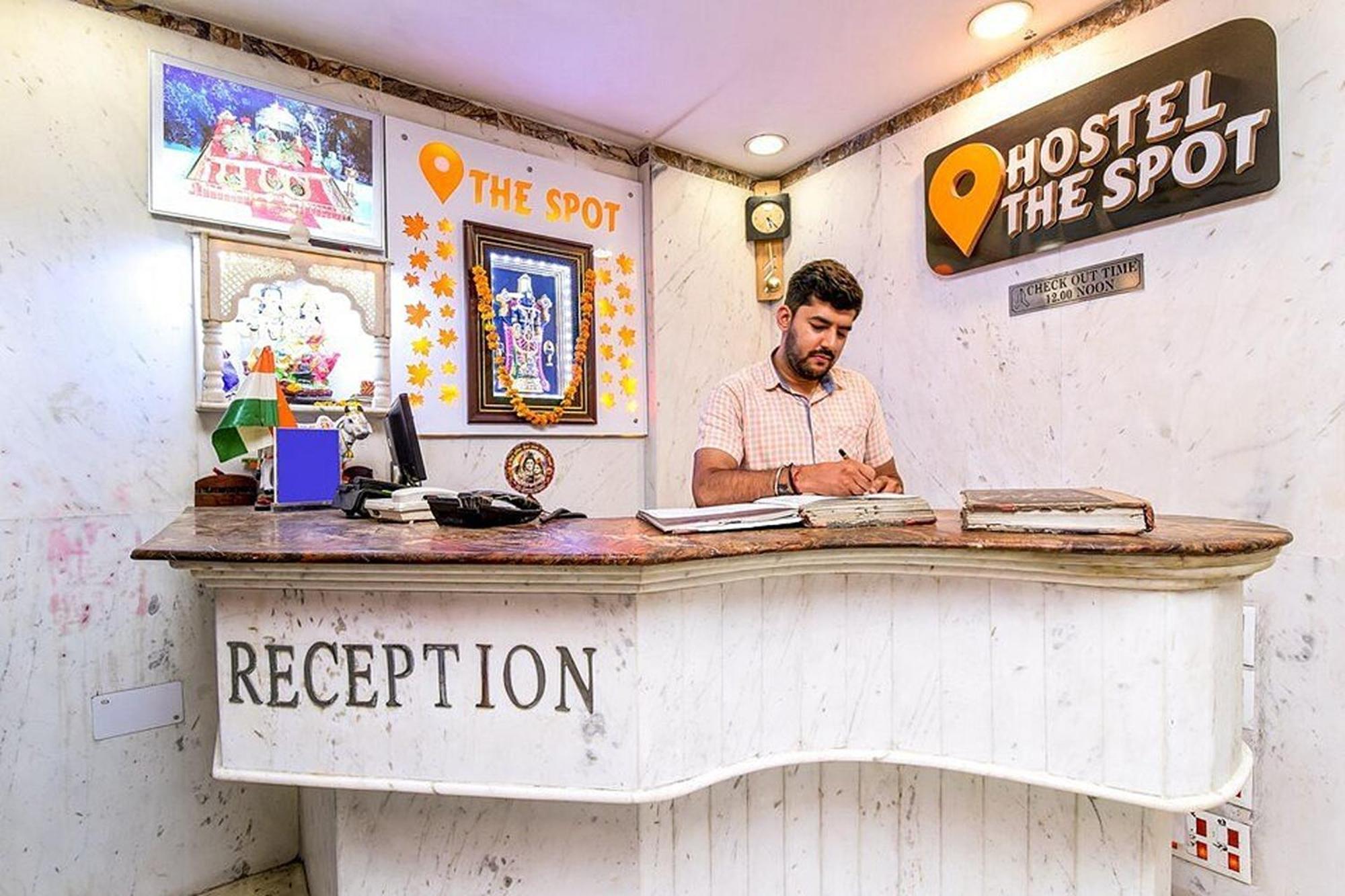 Spot Inn Hostel Nowe Delhi Zewnętrze zdjęcie