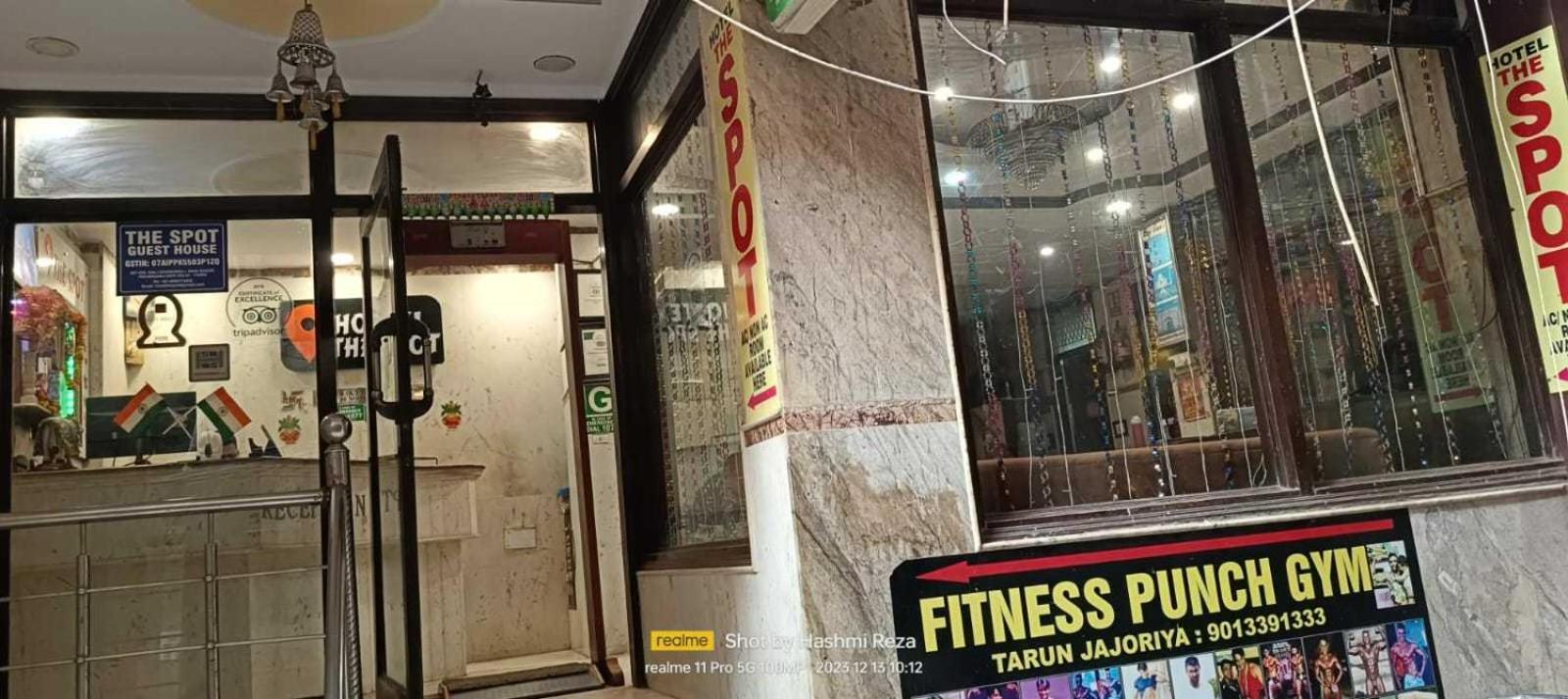 Spot Inn Hostel Nowe Delhi Zewnętrze zdjęcie