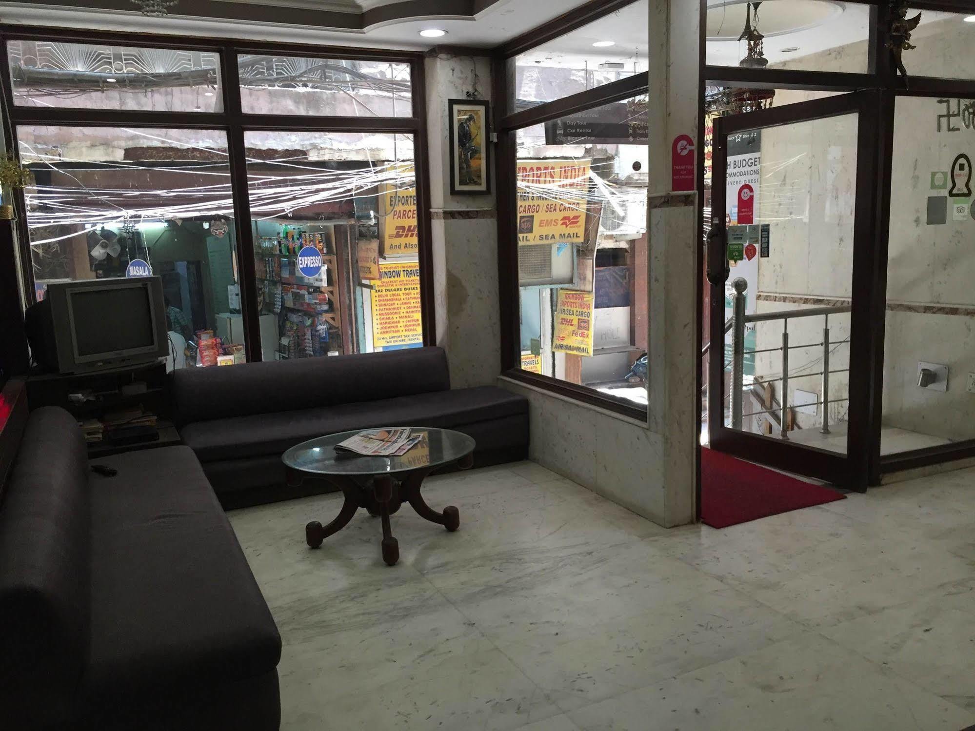 Spot Inn Hostel Nowe Delhi Zewnętrze zdjęcie