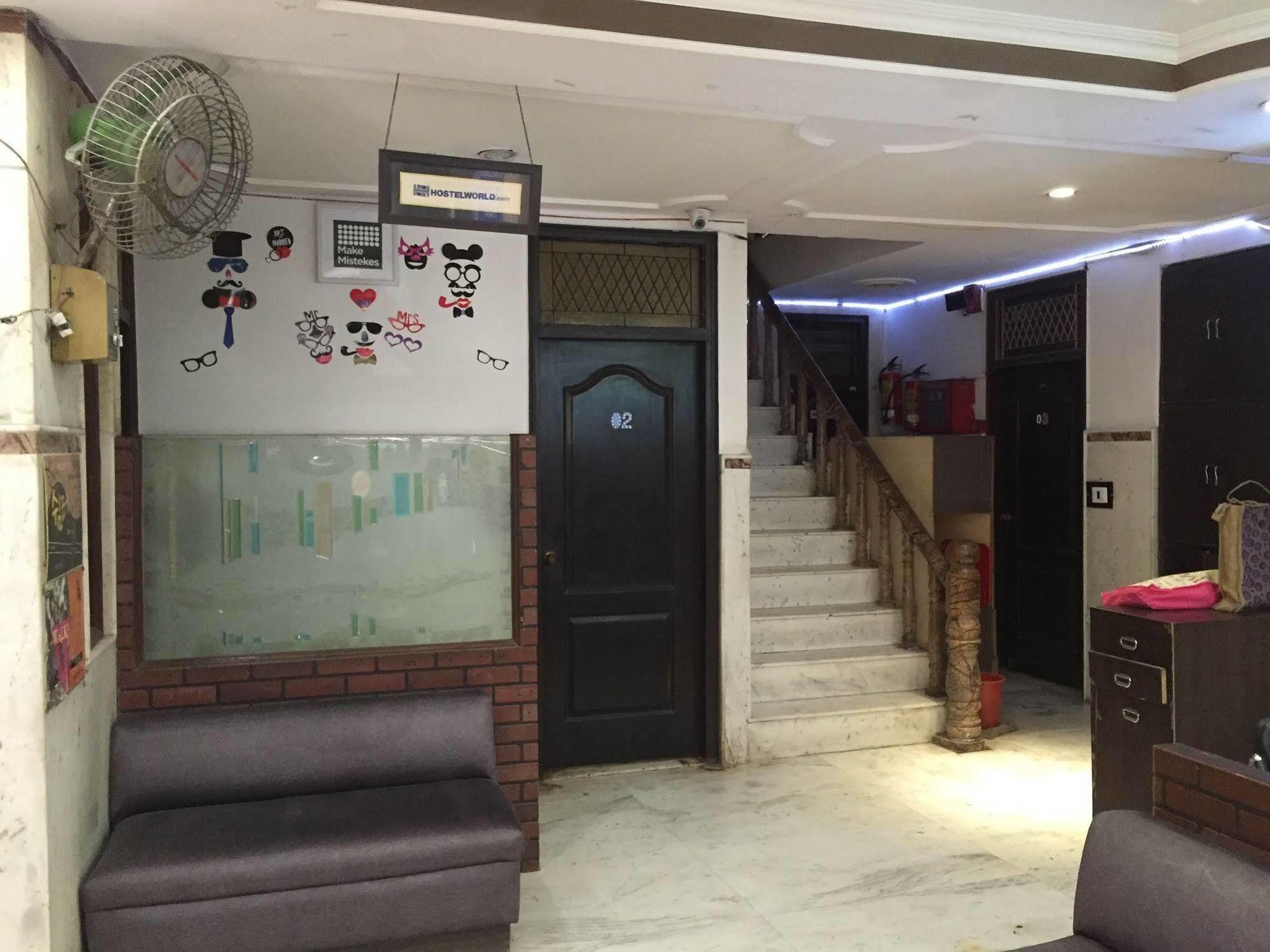 Spot Inn Hostel Nowe Delhi Zewnętrze zdjęcie